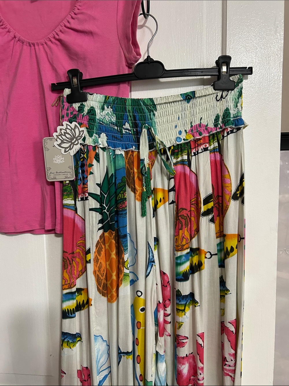 NWT • TRUE DESTINATIONS • Wide-Leg Tropical Print Pineapple Palazzo Pants - Picture 6 of 13